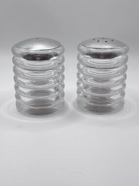 Vintage Cole And Mason England Ribbed Lucite Salt & Pepper Shaker Set 2.75"